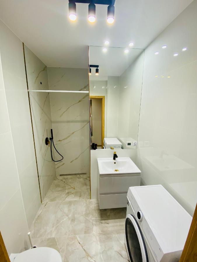 Gold Apartament Швіднік Екстер'єр фото