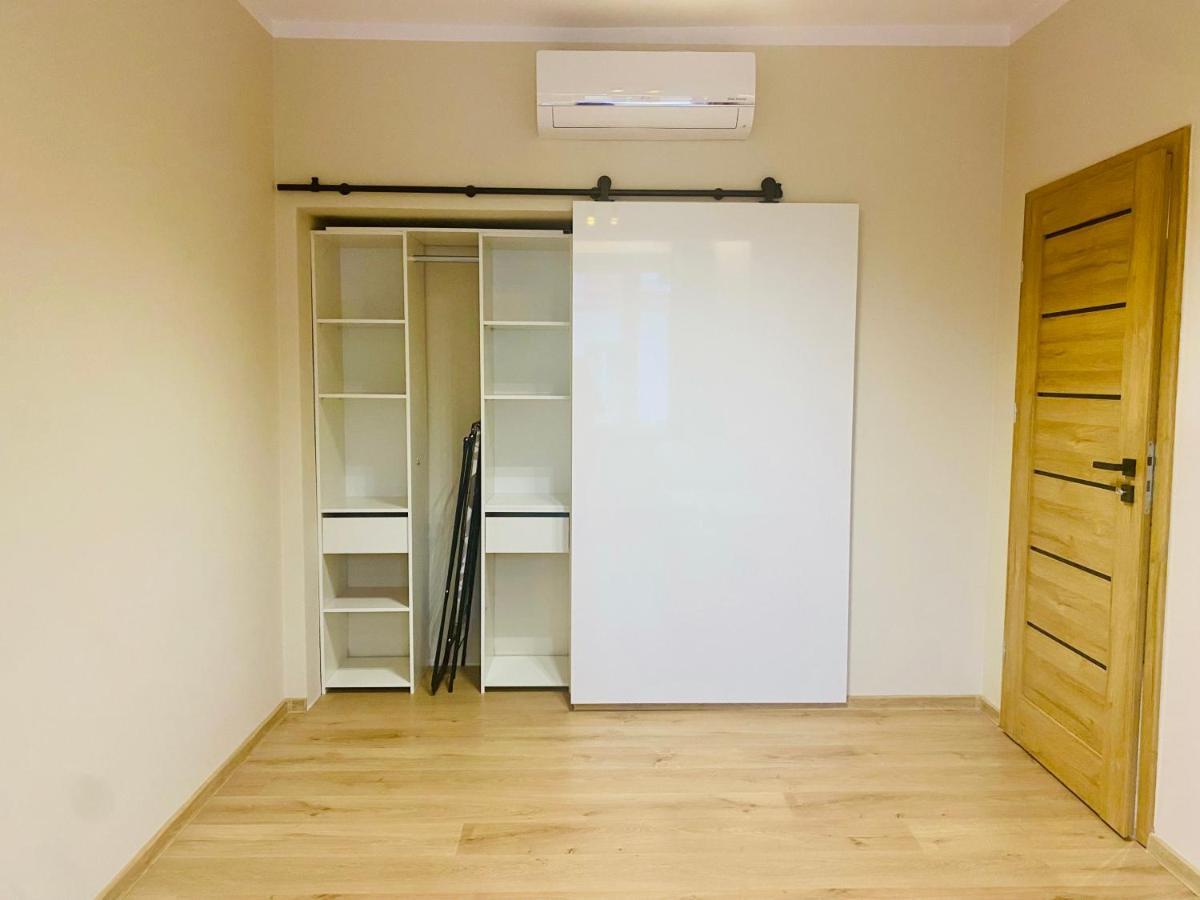 Gold Apartament Швіднік Екстер'єр фото
