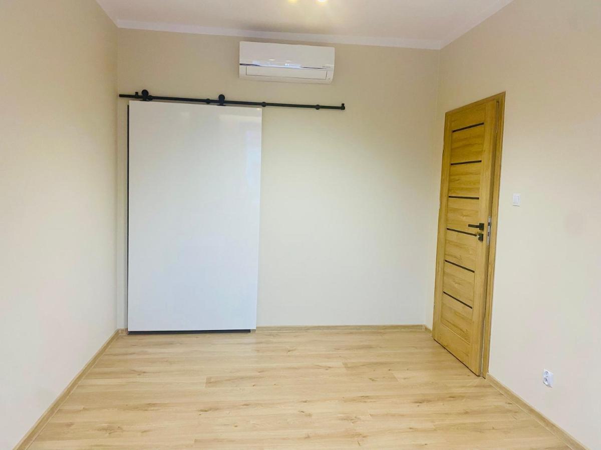Gold Apartament Швіднік Екстер'єр фото